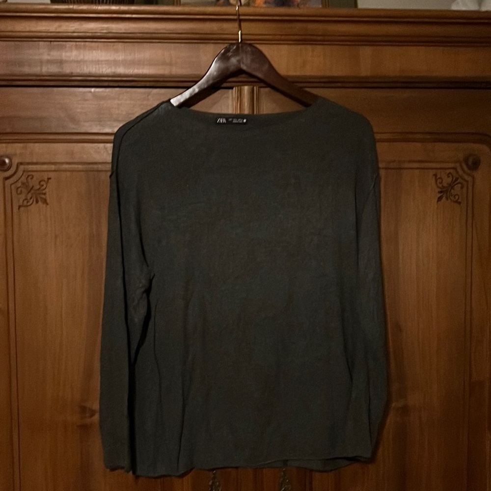 Zara Size Large Soft comfy lightweight long sleeve dark grey only worn once